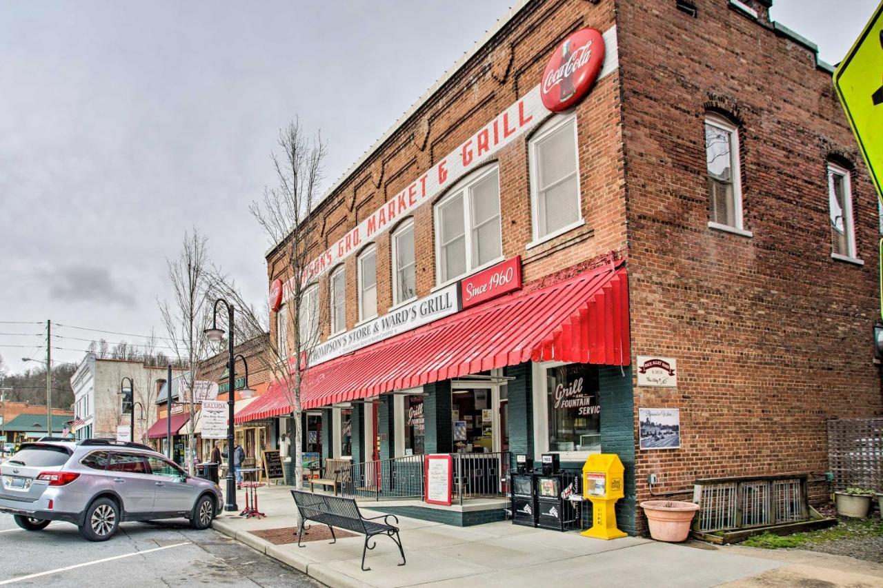 Newly Remodeled Apartment On Main Street In Saluda מראה חיצוני תמונה